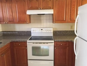 1054 W 44th Terrace in Hialeah, FL - Building Photo - Building Photo