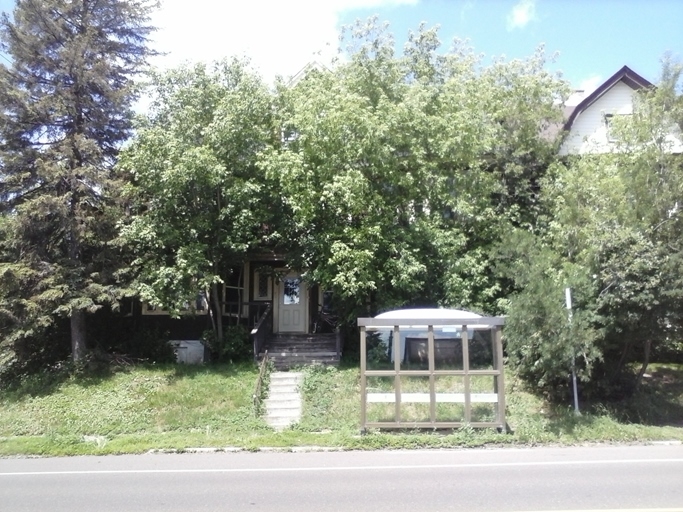 1901 E Superior St in Duluth, MN - Foto de edificio