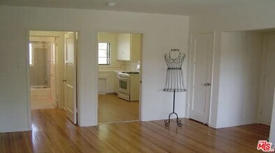 940 Hammond St in West Hollywood, CA - Building Photo - Building Photo