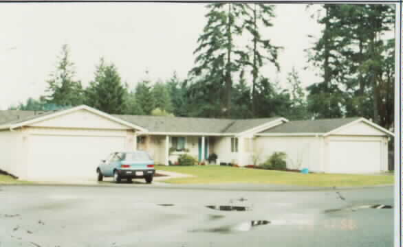 6709-6711 47th St. Ct W in University Place, WA - Foto de edificio