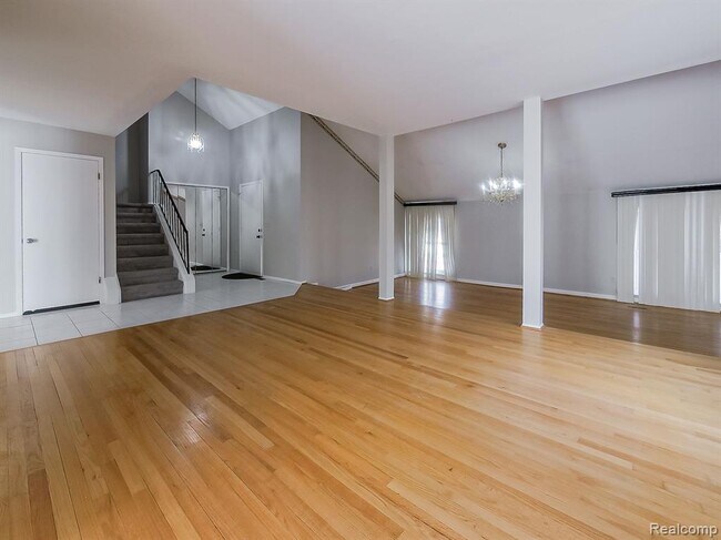 30426 Knighton Dr in Farmington Hills, MI - Building Photo - Building Photo