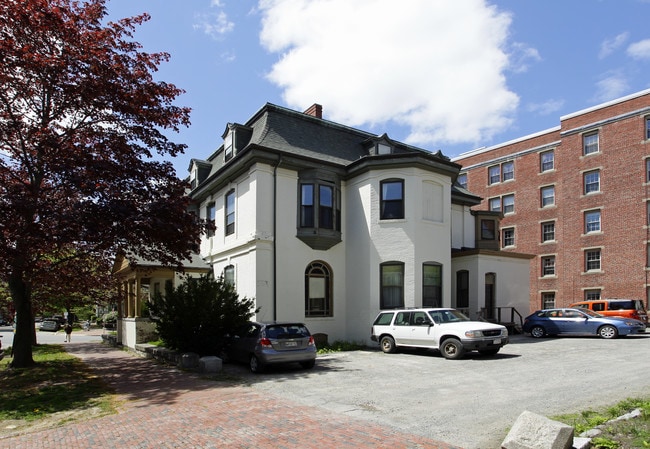 31 Deering St in Portland, ME - Building Photo - Building Photo