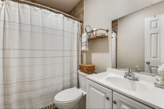 1201 E Woodin Blvd in Dallas, TX - Building Photo - Building Photo