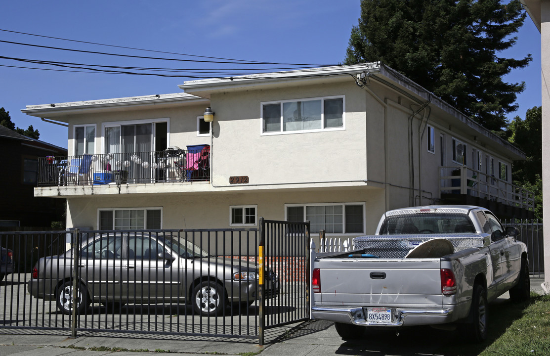 2912 Otis St in Berkeley, CA - Building Photo