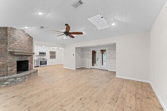 27241 Wells Ln in Conroe, TX - Building Photo - Building Photo