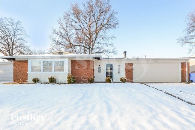 1465 Aintree Dr