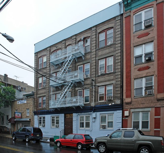 65 Jackson St in Newark, NJ - Foto de edificio - Building Photo