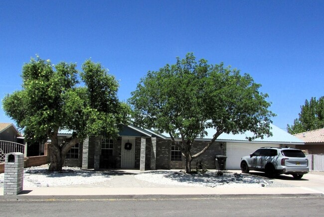 1914 S Shelly Dr in Deming, NM - Building Photo - Building Photo