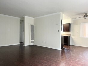 2210 Grand Ave in San Diego, CA - Building Photo - Building Photo