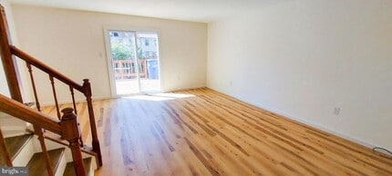 14303 Beaker Ct in Burtonsville, MD - Building Photo - Building Photo