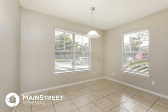 376 Chinaberry Ave in Oviedo, FL - Foto de edificio - Building Photo