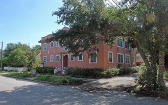 1233 Oak St NE in St. Petersburg, FL - Building Photo