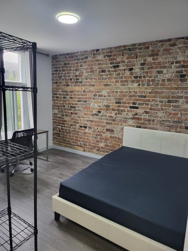 property at 4831 Saint-Urbain Rue