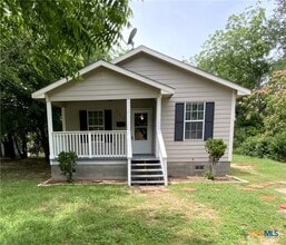 403 Smith St in Belton, TX - Building Photo - Building Photo
