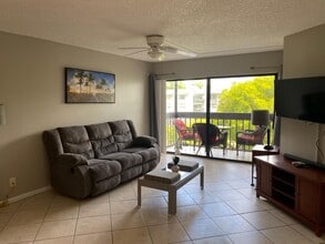 1750 N Congress Ave in West Palm Beach, FL - Building Photo - Building Photo