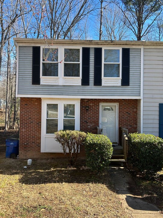 7266 Shellburne Dr in Raleigh, NC - Building Photo