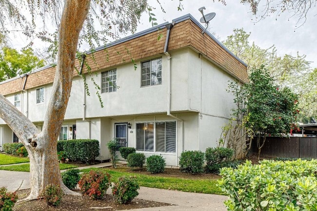 property at 8820 La Riviera Dr