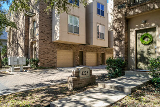 Cambridge Court Condos in Dallas, TX - Building Photo - Building Photo