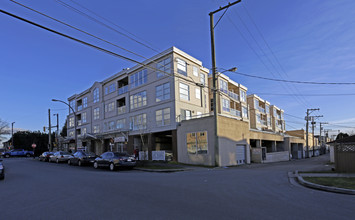 Victoria Manor in Vancouver, BC - Building Photo - Building Photo