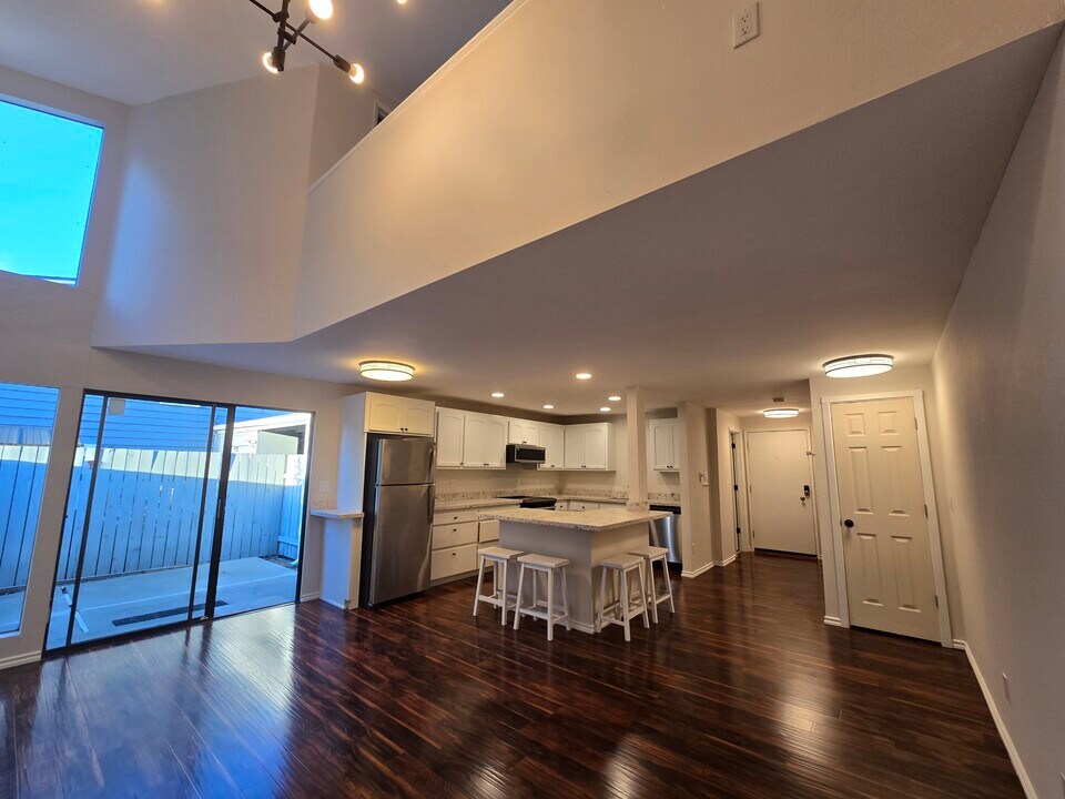 12512 SE 42nd St in Bellevue, WA - Building Photo