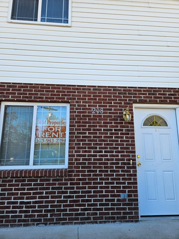 property at 212 S First St