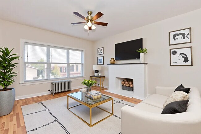 property at 3137 W Lawrence Ave