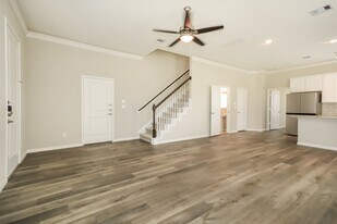 18700 Crescent Trails Cir in Montgomery, TX - Building Photo