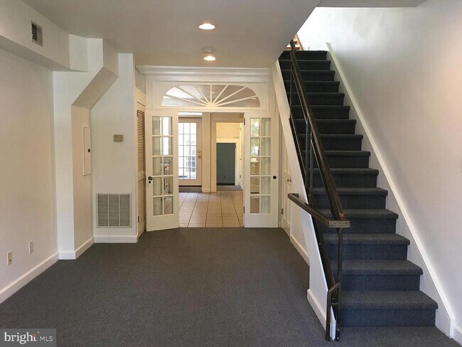property at 702 N 2nd St