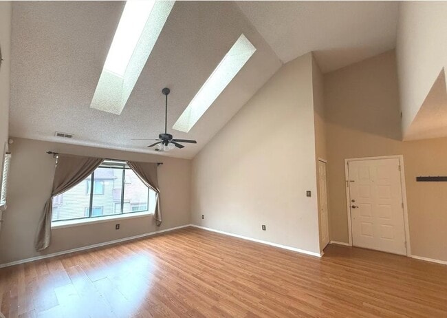 property at 5115C Aberdeen Dr