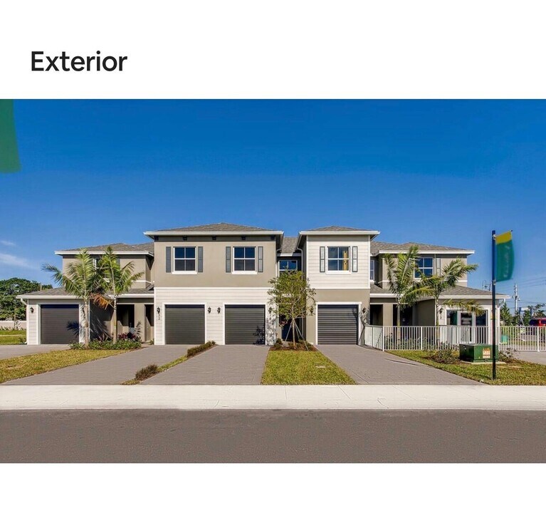 69 Bandol St in Riviera Beach, FL - Building Photo