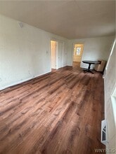 22 Works Pl in Lockport, NY - Foto de edificio - Building Photo