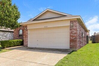 1008 Buffalo Springs Dr in Fort Worth, TX - Building Photo - Building Photo