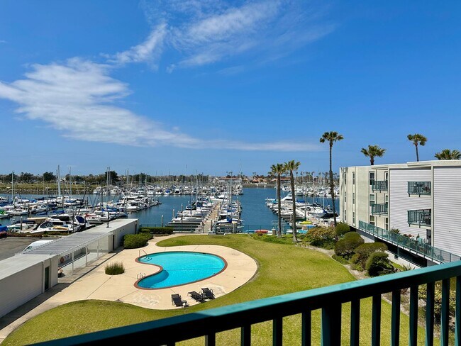 property at 2901 Peninsula Rd