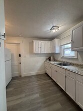 8827 Park Heights Ave in Garfield Heights, OH - Foto de edificio - Building Photo