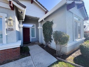 7936 Quaker Ridge Way in Sacramento, CA - Building Photo - Building Photo