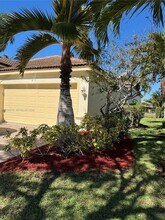 815 Vista Meadows Dr in Weston, FL - Building Photo - Building Photo