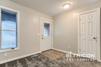 13548 Dan Patch Dr in Savage, MN - Building Photo - Building Photo