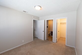 8435 Cranberry Hill-Unit -2 in San Antonio, TX - Building Photo - Building Photo