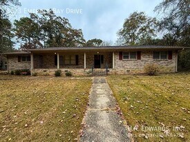 4613 Emerald Bay Dr in Northport, AL - Building Photo