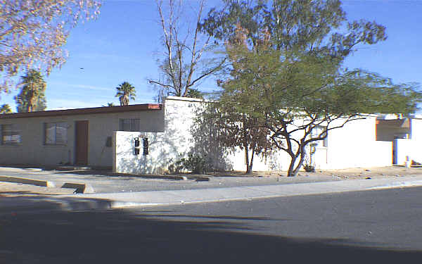 2722 E Marconi Ave in Phoenix, AZ - Foto de edificio - Building Photo