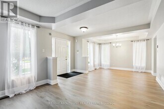 499 River Glen Blvd in Oakville, ON - Building Photo - Building Photo
