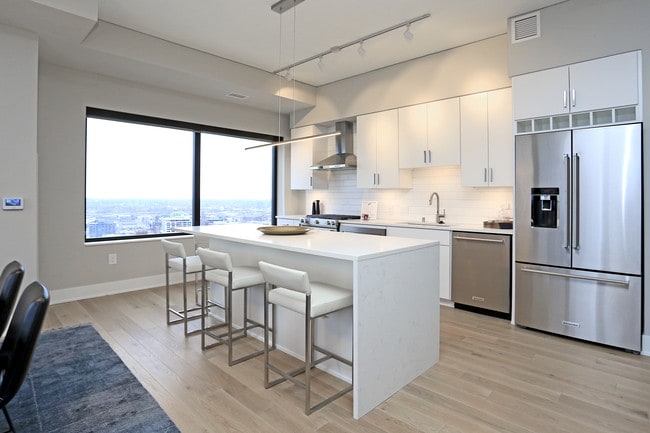 365 Nicollet