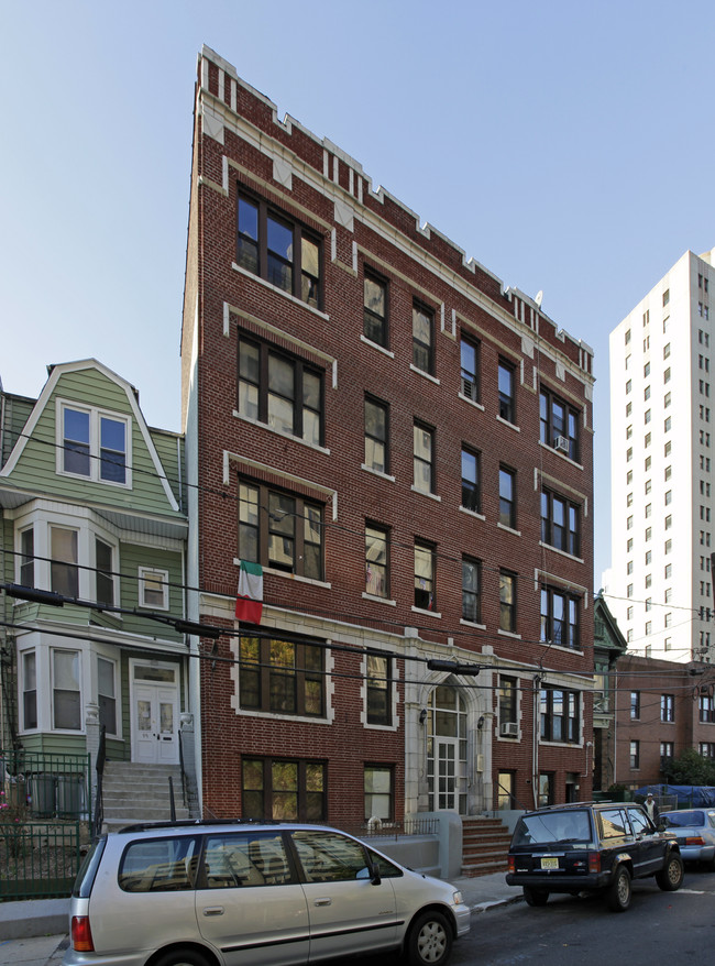 101 Clifton Pl in Jersey City, NJ - Foto de edificio - Building Photo