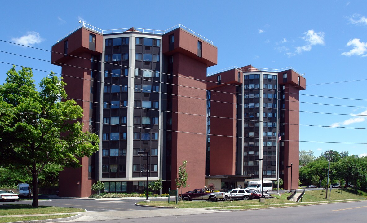 Ross Towers in Syracuse, NY - Building Photo