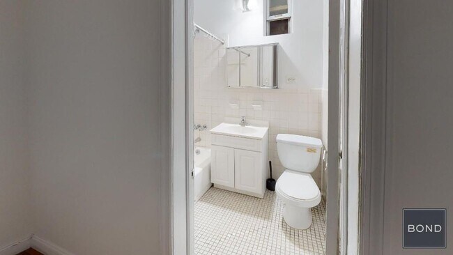 228 E 36th St in New York, NY - Building Photo - Building Photo