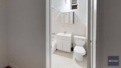 228 E 36th St in New York, NY - Building Photo - Building Photo