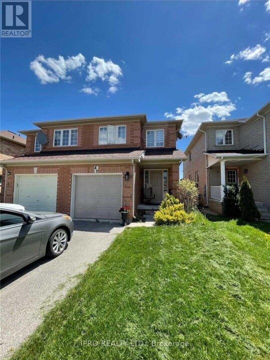 47 Roadmaster Ln in Brampton, ON - Building Photo