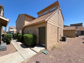 5227 Garden Ln in Las Vegas, NV - Building Photo