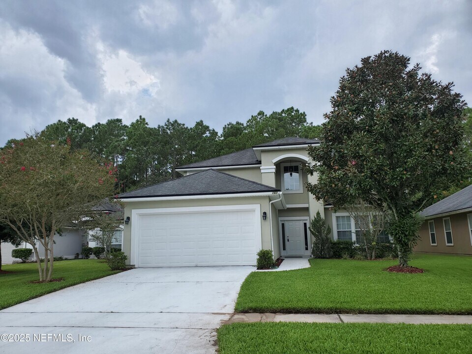 161 Flower Of Scotland Ave in Saint Johns, FL - Foto de edificio