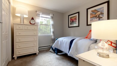 Waters Edge Apartments in Bethlehem, PA - Building Photo - Building Photo